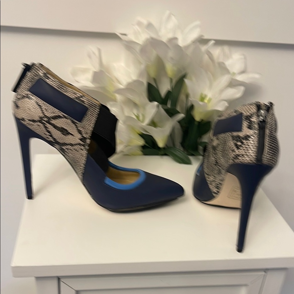 Elegant Blue and Snake Print Women's Heels
